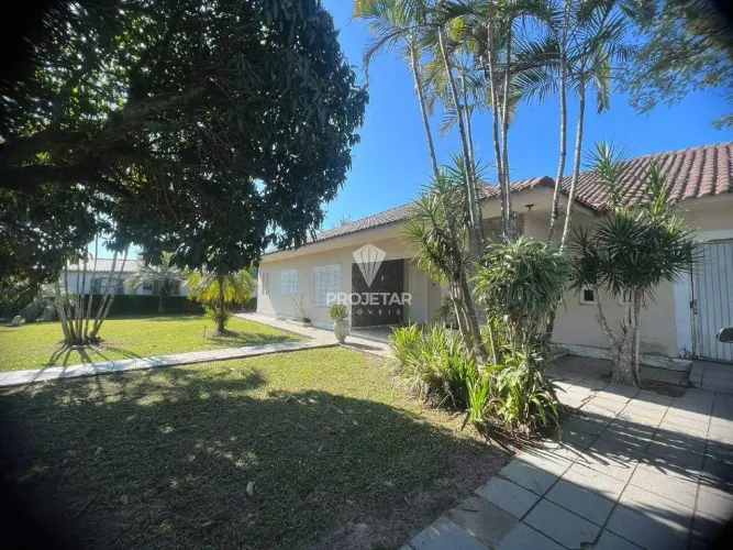 Casa à venda em Sombrio no bairro Centro