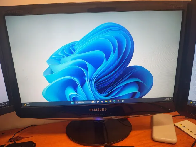 Monitor Samsung SyncMaster B2030 20" - Perfeito Estado (Tela Impecável)