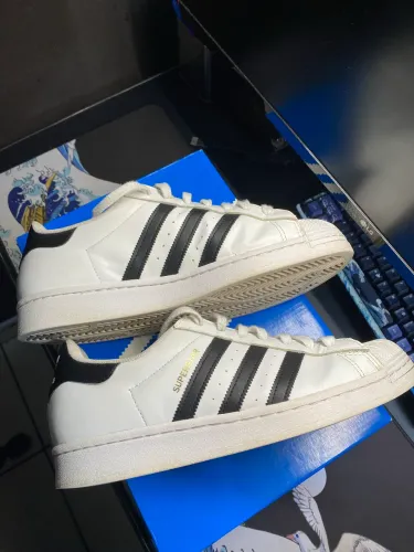 Adidas Superstar clássico - núm 42