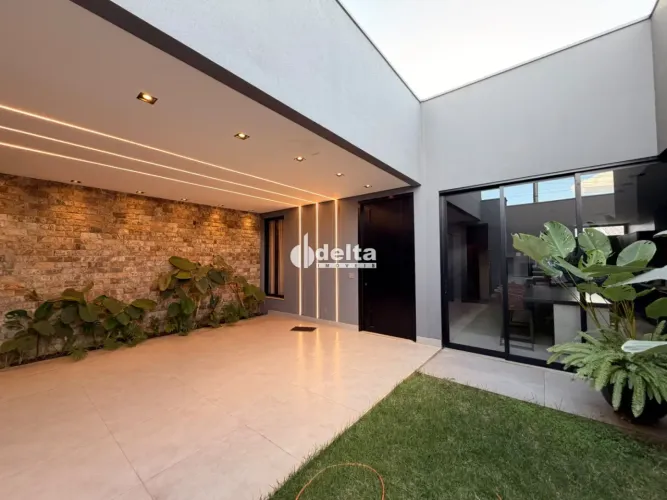 Casa com 3 quartos sendo 1 suíte disponível para venda no bairro Jardim Patrícia em Uberlâ