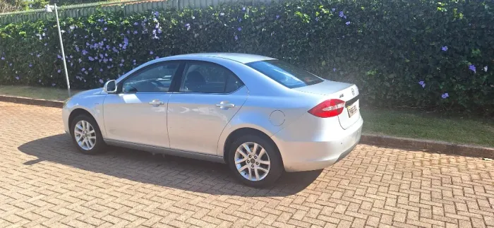 JAC J5 Sedan 1.5 16V 4P Mec. 2015