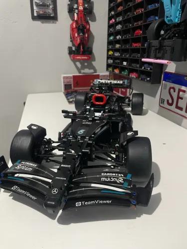 Carro de blocos de montar semelhante a Lego