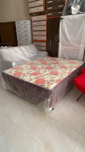 Cama box com molas
