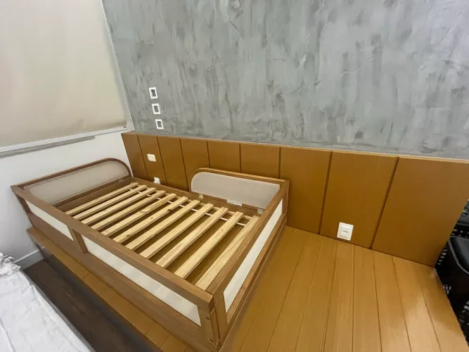 Vendo Cama Montessoriana em Madeira para bebes! Linda e praticamente nova!