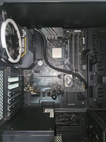 Placa-mãe asus tuf b450m com defeito,