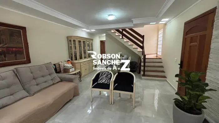 Casa a venda na City Campo Grande com 3 quartos, 3 suítes, 4 vagas, 160m², quintal com chu