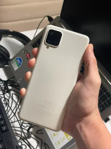 Samsung A12