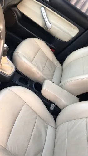 Volkswagen Golf 1.6 MI Total Flex 8V 4P 2011