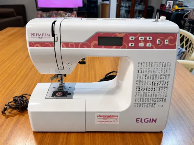Máquina de Costura Elgin Premium JX-10000 Eletrônica