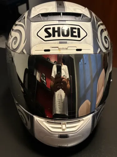 Capacete Shoei Lindo