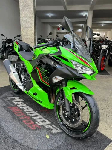 KAWASAKI NINJA 400 IMPECAVEL. VALE A PENA CONFERIR.
