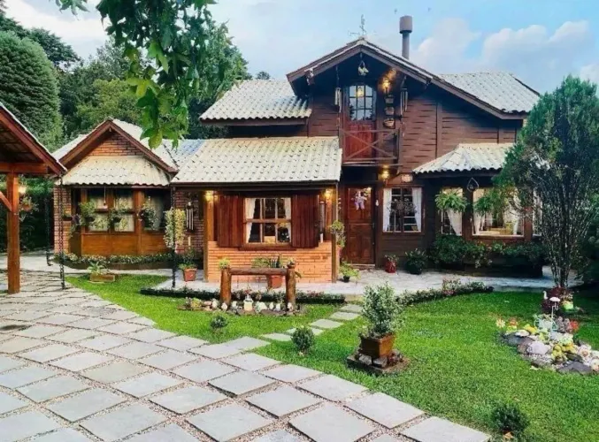 Casa para Venda em Gramado, Planalto, 4 dormitórios, 4 suítes, 5 banheiros, 4 vagas
