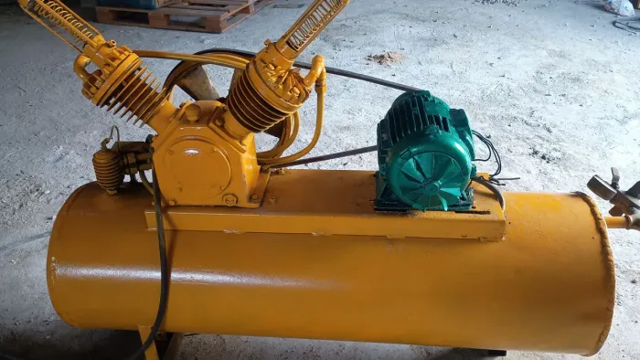 Vendo compressor 5cv trifásico (3.500)