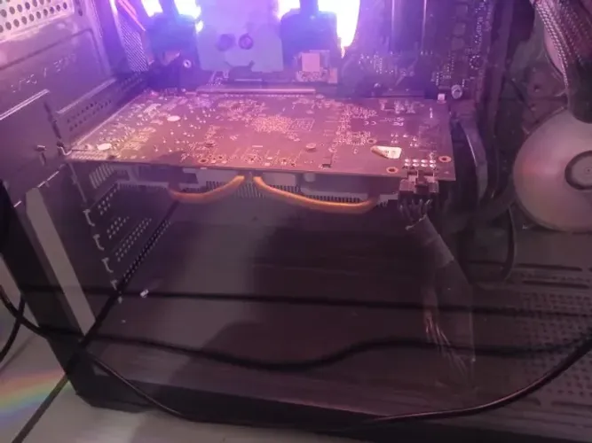 RX 580 de 8GB - sem caixa original mas funcionando perfeitamente