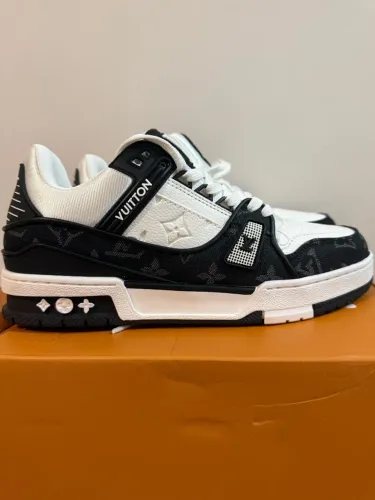 Tênis Louis Vuitton LV Trainer Branco Preto Tamanho 39