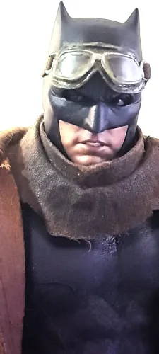 Batman Knightmare custom (Com algumas peças Hot Toys originais)