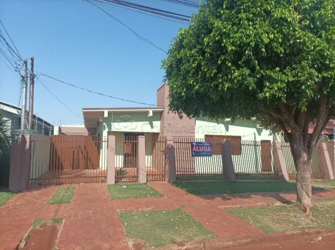Casa Residencial para Locação ou Venda em Dourados-MS