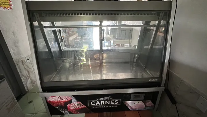 Vendo balcão de carne 