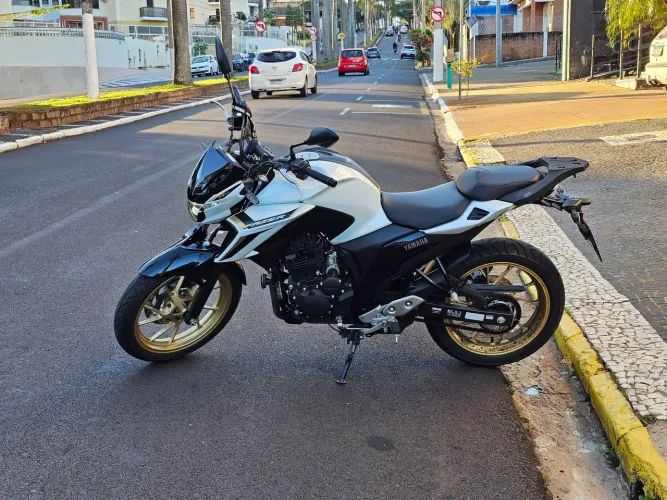 Yamaha Fazer 250 FZ25 Connected baixa km