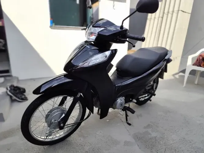 Honda Biz ES 2026 Black - Apenas 3.155 km (Estado de Zero!) + 2 Capacetes