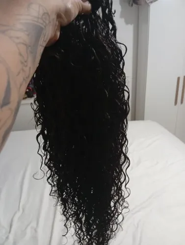 Cabelo cacheado humano