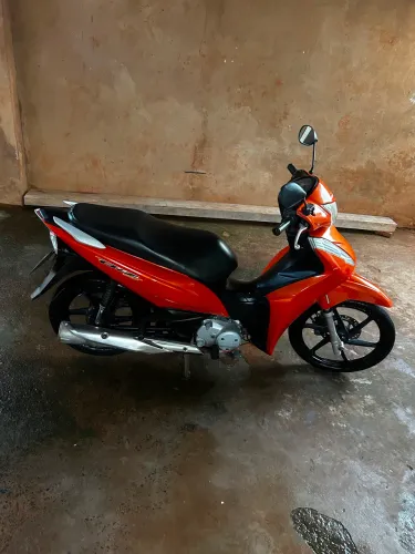 Honda Biz 125 2018 Laranja Perolizado - Excelente Estado