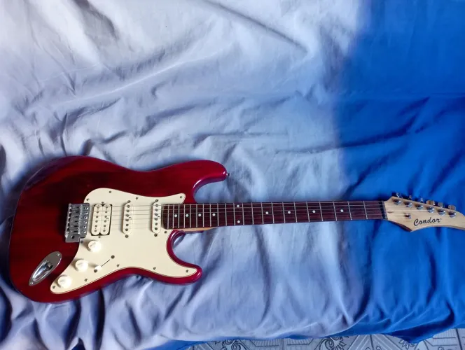Vendo Guitarra Condor RX 30