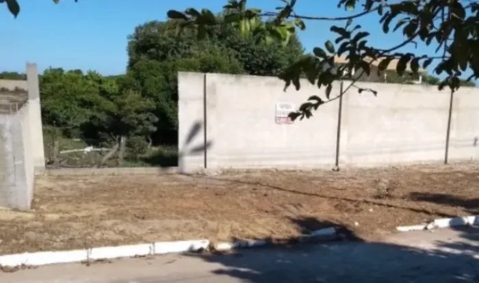 Terreno comercial murado em Cajueiro São João da Barra