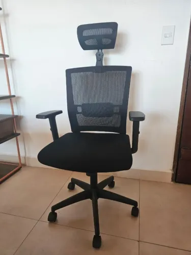CADEIRA ESCRITÓRIO PRESIDENTE ERGONÔMICA TELA MESH PRETO