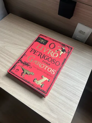 O Livro Perigoso para Garotos