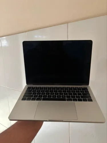 MACBOOK PRO i5