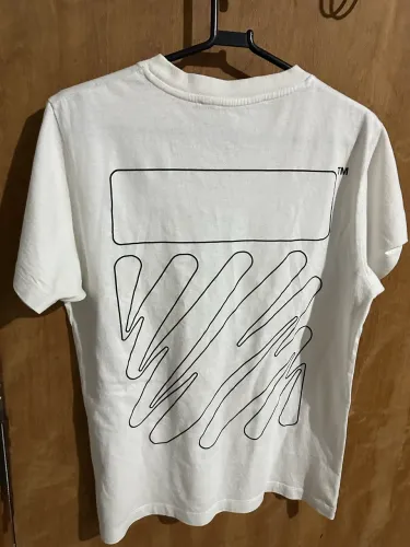 Camiseta off white estampa wave outline diag