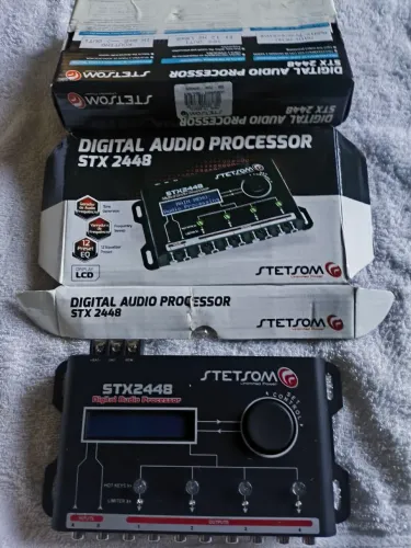 Vendo um processador digital 4 vias seminovo