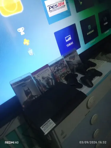PS3 Super Slim + 3 Controles ( 2 com drift)+ 4 Jogos - Kit Completo