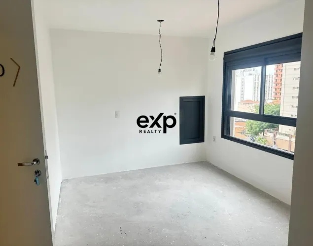 Lindo Studio em Perdizes em rua tranquila andar alto