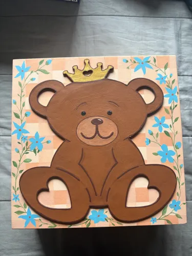 Vendo caixa grande pintada a mãe detalhe ursinho madeira
