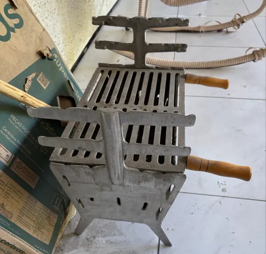Vendo churrasqueira de ferro fundido