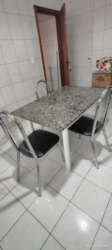 Mesa de mármore usada C/ 4 Cadeiras
