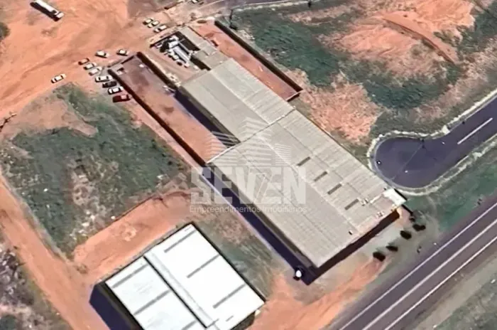 Galpão à Venda ou Locação na Vila Dutra, Bauru 2.600 m²