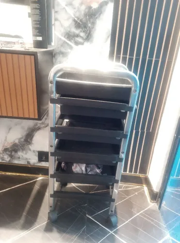 Carrinho auxiliar para salão de beleza