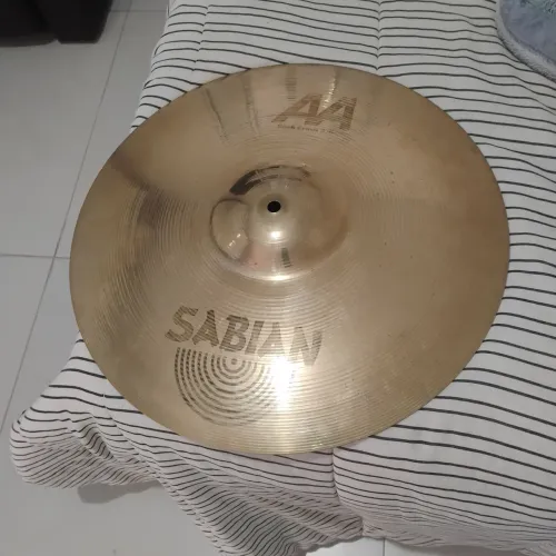 Prato crash Sabian serie AA 18"