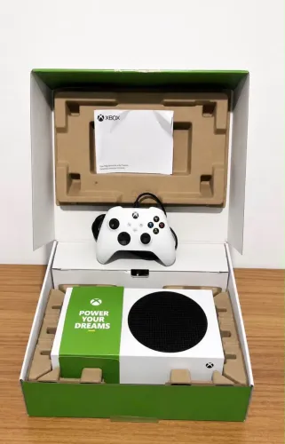Xbox série S com caixa