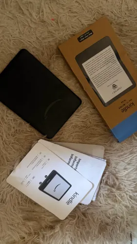 Kindle de 11ª geração, 16 GB. Tela de 6? Em perfeito estado com caixa e instruções.