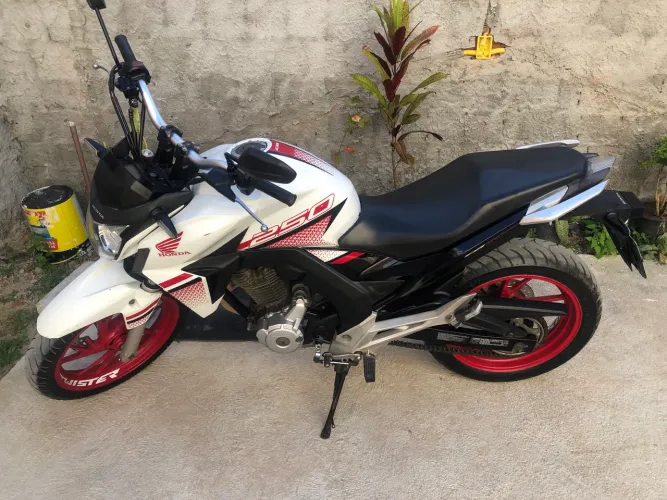 Honda CB Twister/22