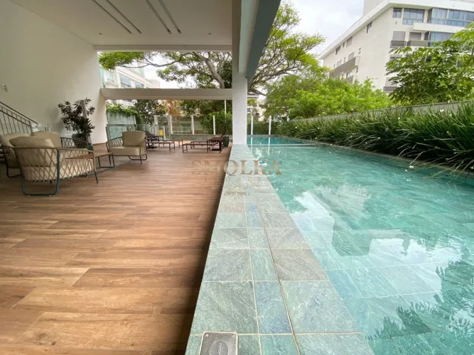Aluguel anual apartamento 3 suítes 230m da praia de Jurerê