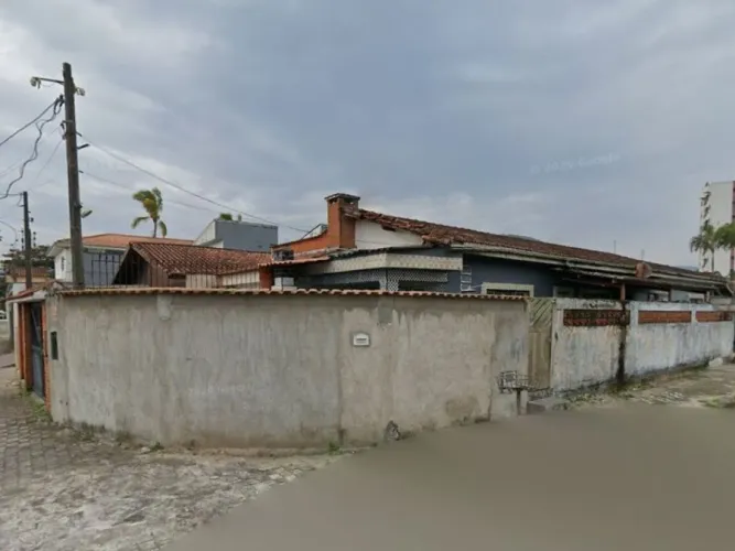 Casa em Terreno de 141 m² - Balneário Umuram - Mongaguá - SP