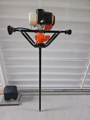 Furadeira de solo, terra, poço.