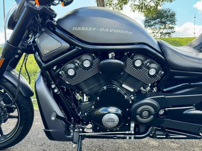 VROD NIGHT ROD MOTO DE COLECIONADOR