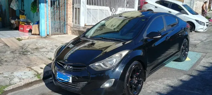 Hyundai Elantra GLS 1.8 16V Aut. 2012