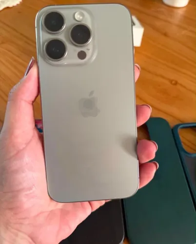 iPhone 15 pro 256g